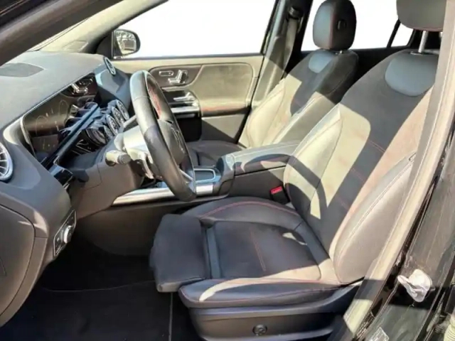 Mercedes Gla 200 d 150ch amg line 8g-dct — photo 9
