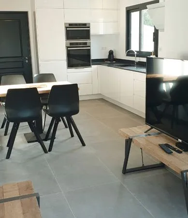 Loue a l'année maison T3 avec jardin