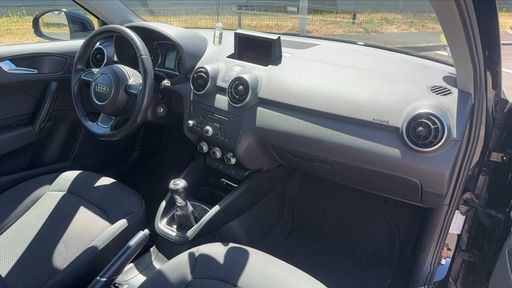Audi A1 1.6 TDI 90 - Ambiente – 2013 – 158263 km – Diesel – Boîte Manuelle — photo 10