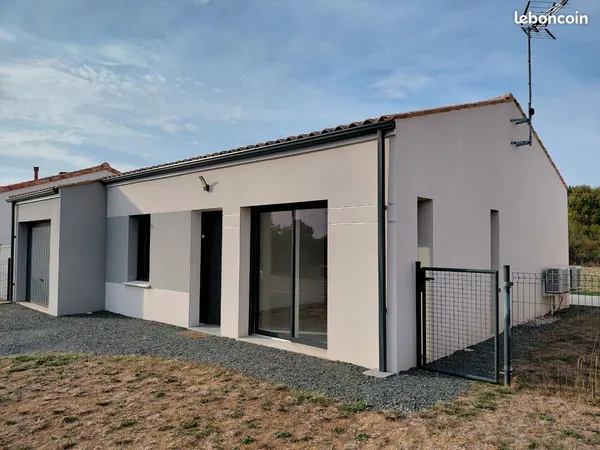 Maison récente à louer Sérigné - 800