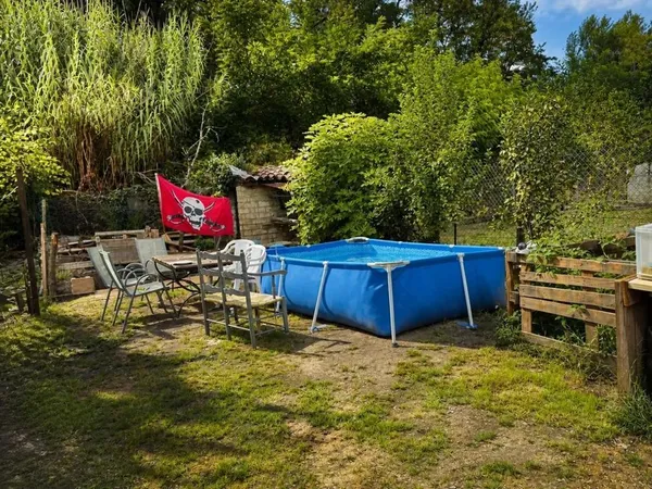 Ensemble immobilier de 14 pièces de 250 m² à Blaye-les-Mines