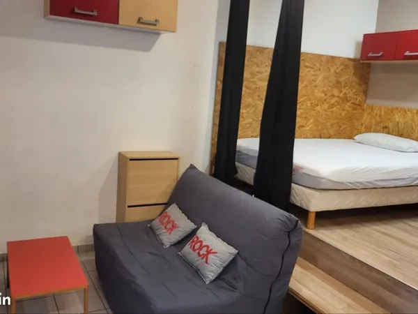 Studio meublé avec coin nuit