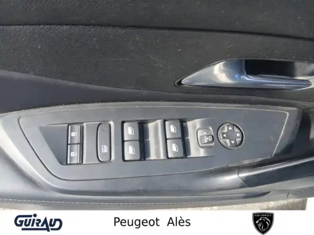Peugeot 308 sw phev 180 e-eat8 — photo 13