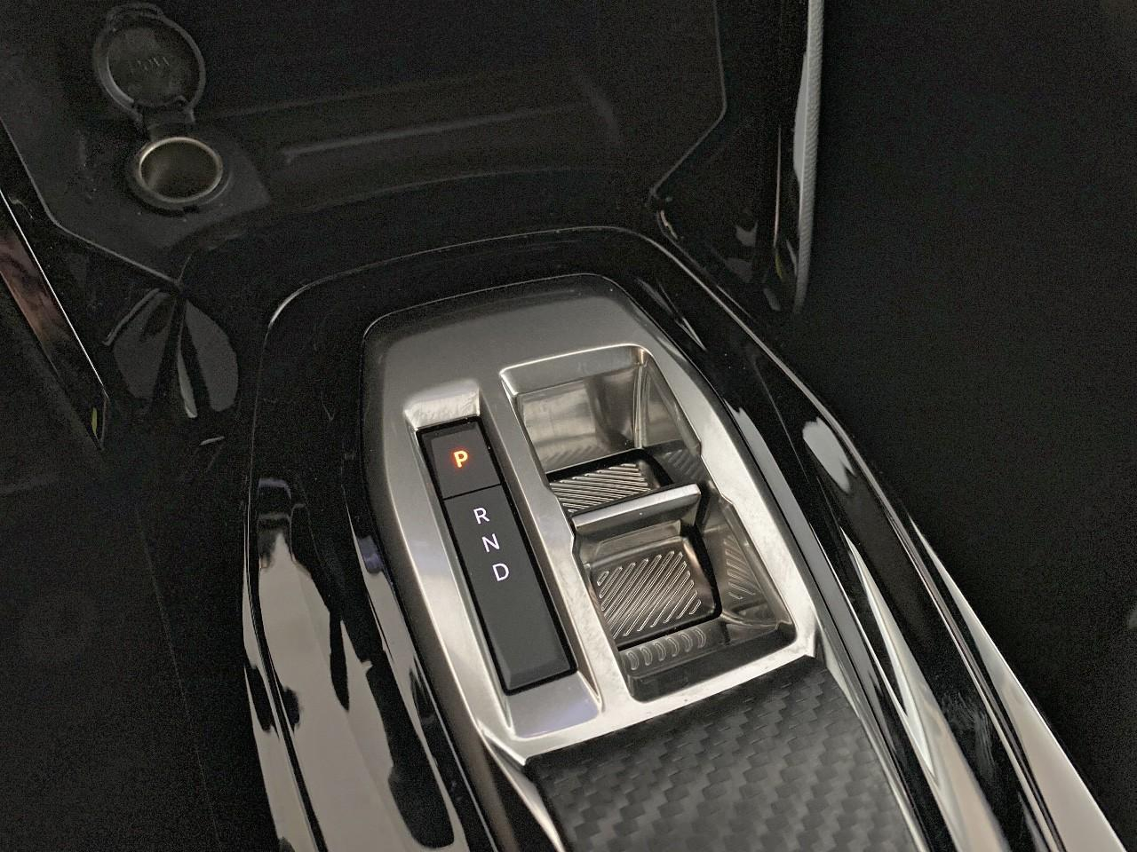 Peugeot 2008 hybrid 145 ch e-dcs6 allure — photo 15