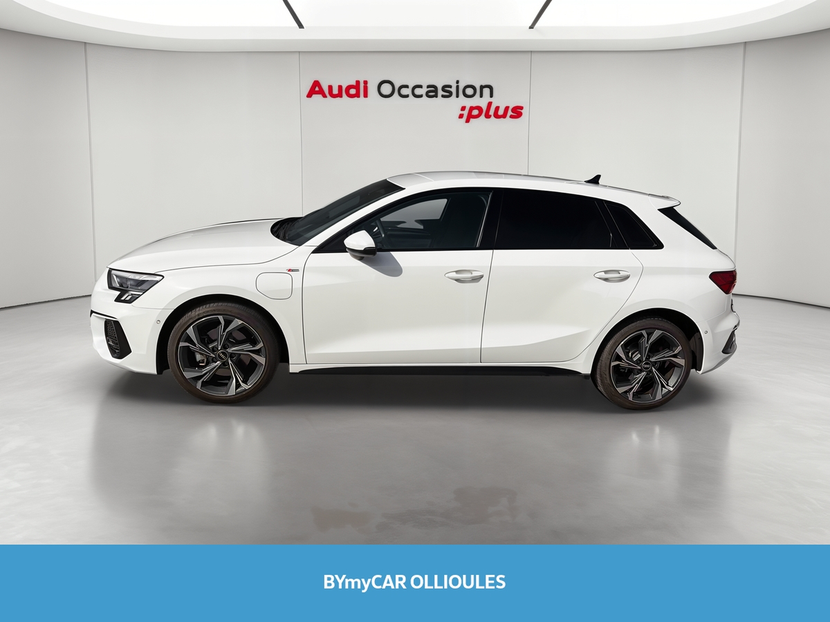 Audi A3 Sportback 40 TFSIe 204 S tronic 6 — photo 2