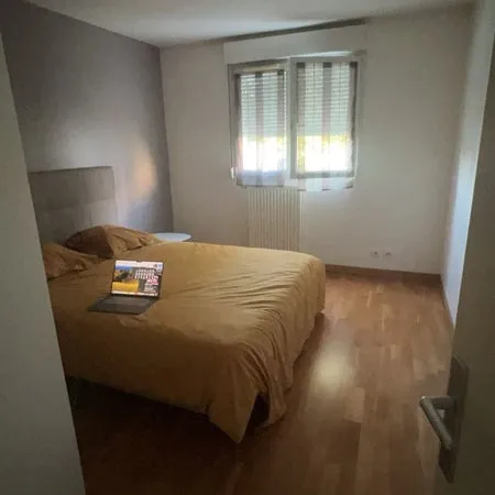 chambre avec grand placard