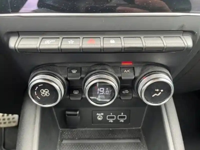 Renault Captur tce 160 edc - 21 — photo 13