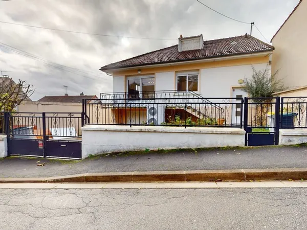 GAGNY, maison familiale de 130m², 9 pièces