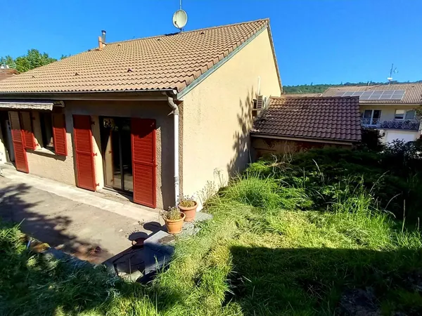 Pavillon 3 chambres avec garage et jardin
