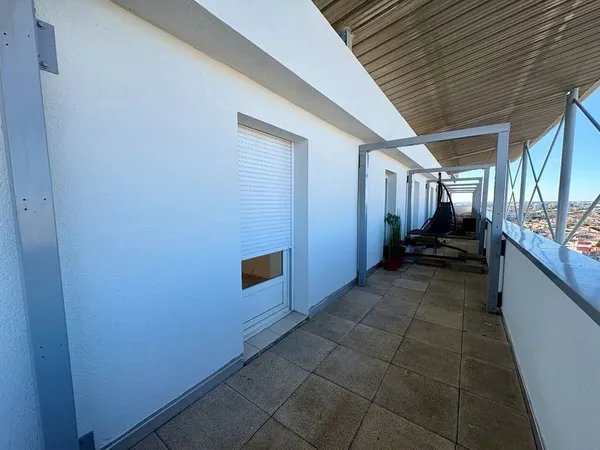 BORDEAUX GARE SAINT-JEAN ? BEL APPARTEMENT DERNIER ETAGE T4