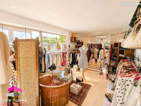 Boutique 45 m² SAINT GILLES LES BAINS