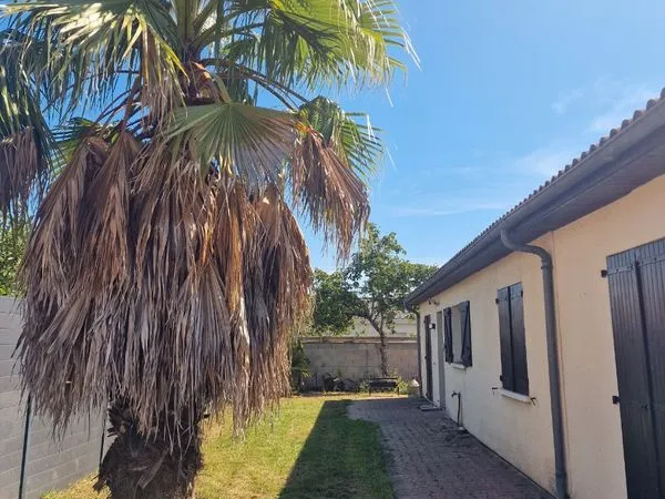 Maison non mitoyenne intra rocade