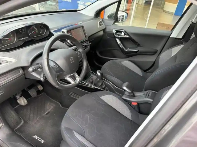 Peugeot 2008 1.5 bluehdi 100ch e6.c signature s&amp;s bvm5 86g — photo 10