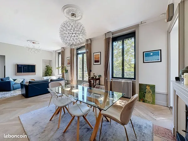 Maison 10 pièces 307 m²