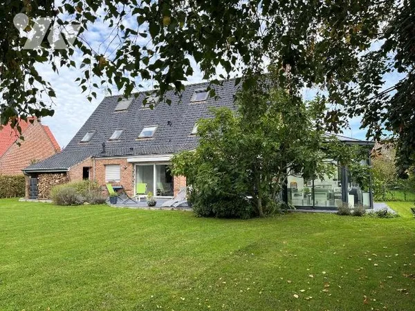 Maison 9 pièces 218 m²