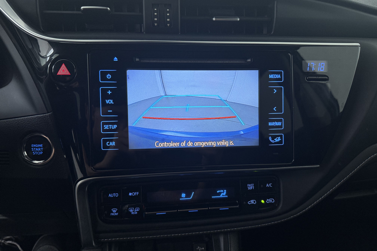 Toyota Auris Touring Sports — photo 16