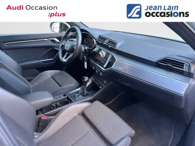 Audi Q3 sportback 35 tfsi 150 ch s tronic 7 — photo 11
