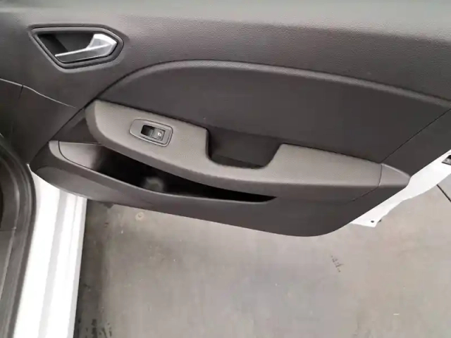 Renault Clio blue dci 100 — photo 106