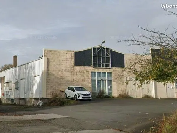 A LOUER - Local Commercial 238 m²