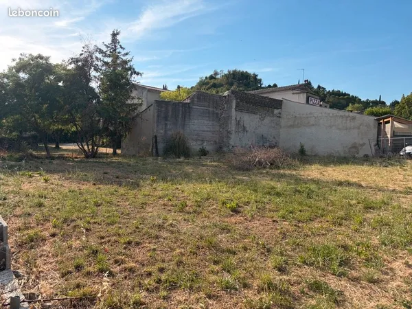 Vend terrain constructible