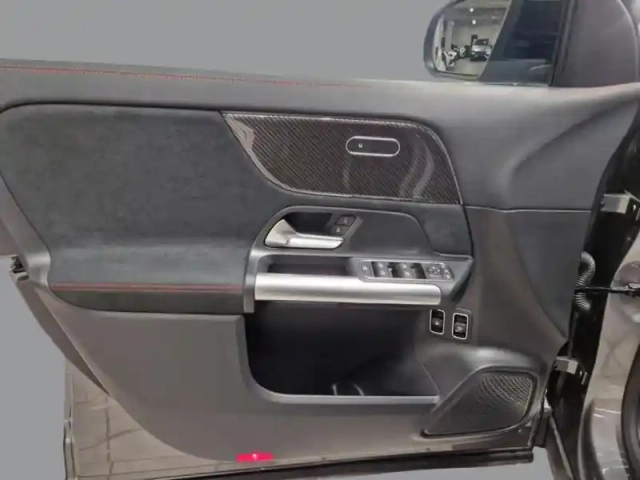 Mercedes Gla 250 e hybrid eq amg line — photo 12