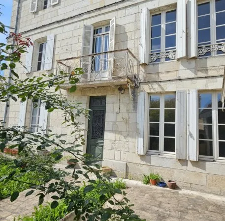 Maison 9 pièces 279 m²