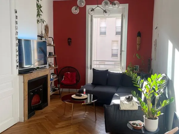 VILLEURBANNE Gratte-Ciel - T3 de 56 m² - 1 CAVE - PETITE COPROPRIÉTÉ