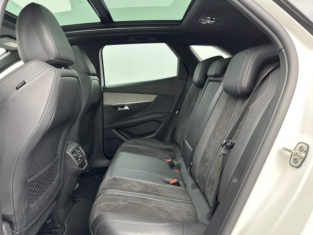Peugeot 3008 puretech 130ch s&s eat8 gt — photo 12