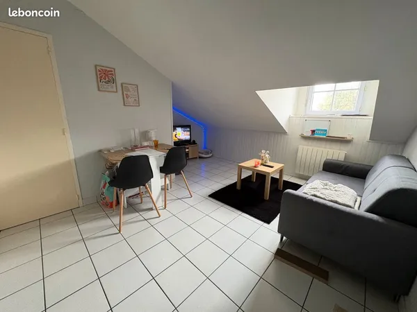 T2 meublé - 40 m² au sol - Centre Cholet - Disponible 16 décembre - 550 CC
