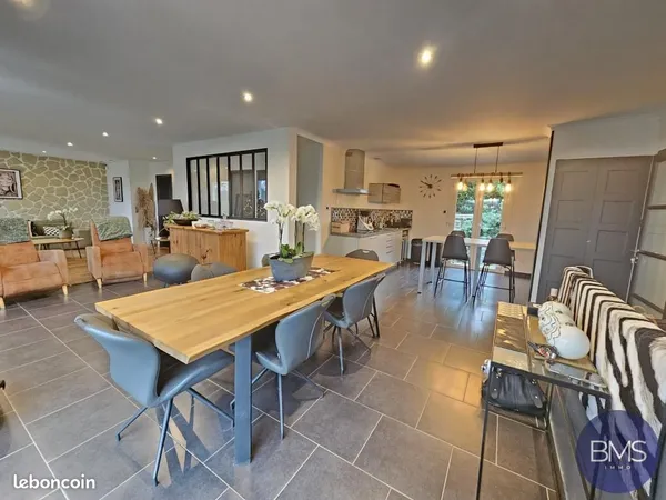 Maison 6 pièces 205 m²