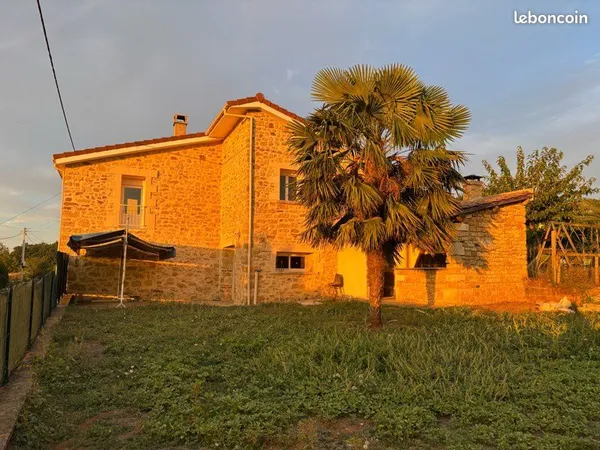 Maison de caractère en pierre rénovée - 170 m² - 4 chambres - Nantheuil