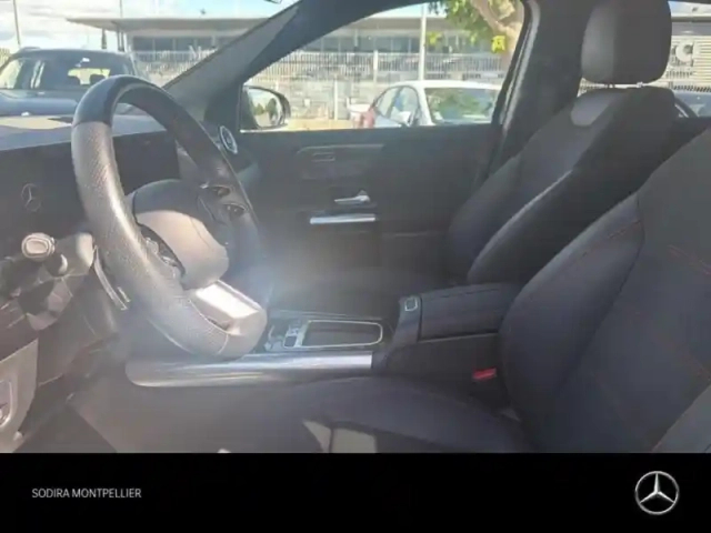 Mercedes Gla 200 d 150ch amg line 8g-dct — photo 12