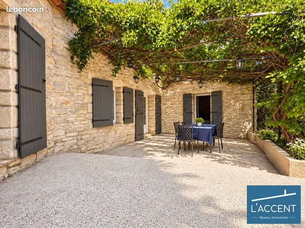 Villa 9 pièces 215 m²