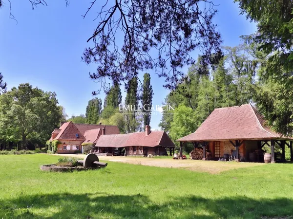 A vendre, proche de Verneuil-sur-Avre, moulin du 18ème siècle et son parc de 5 hectares