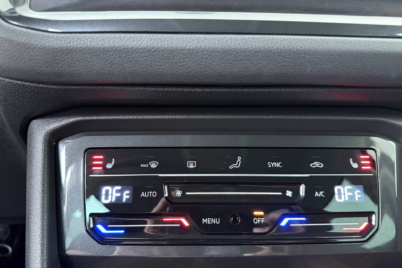 Volkswagen Tiguan — photo 17