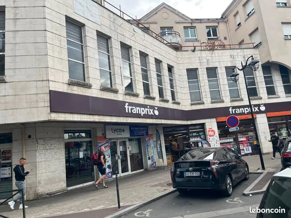 Parking sécurisé à 5mn de la gare