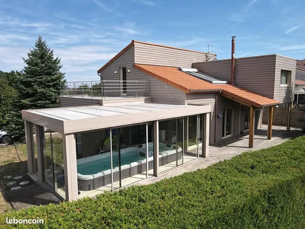 Villa 7 pièces 215 m²