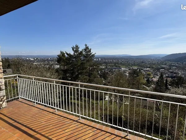 Maison "Mid-Century Modern" 4/5 pièces - MONTBELIARD résidentiel sur les hauteurs avec vue panoramiq