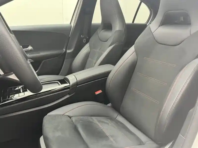 Mercedes Classe A 200 d amg line — photo 13