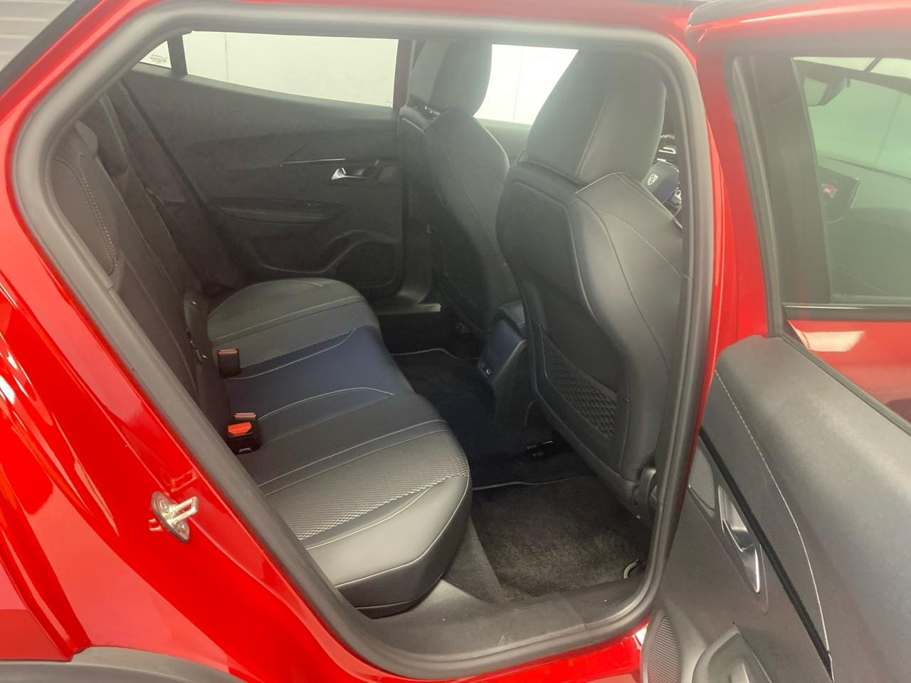 Peugeot 2008 puretech 130 s&s eat8 gt — photo 23