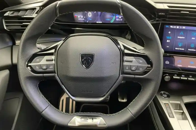 Peugeot 408 hybrid 136 e-dcs6 — photo 47