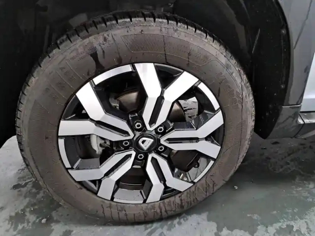 Dacia Duster eco-g 100 4x2 — photo 17