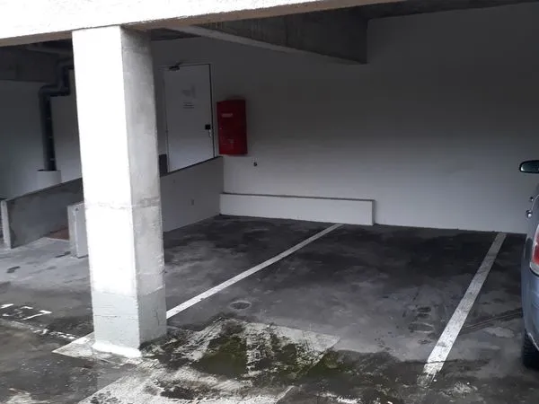 Place de parking sécurisé