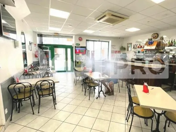 Fonds de commerce bar 75 m²