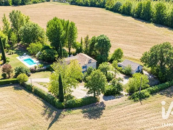 Maison 8 pièces 205 m²