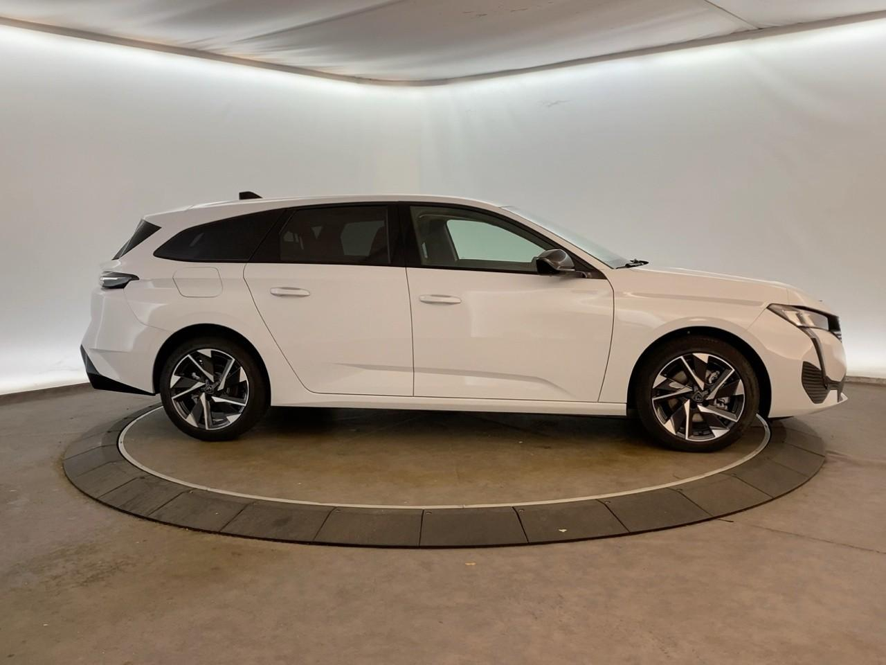 Peugeot 308 sw hybrid 145 e-dcs6 allure — photo 4