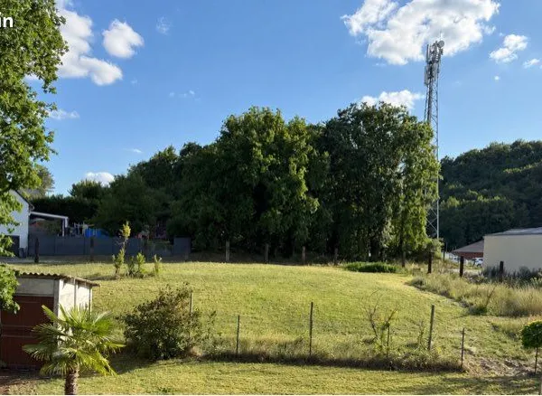 Terrain 670 m2 MONTAIGU