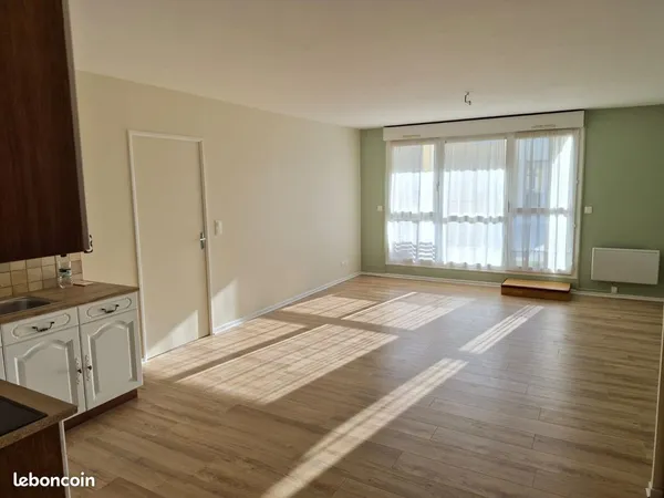 À louer - Appartement T2 de 50 m² avec terrasse et parking Résidence Services Seniors Jasmin - Thori