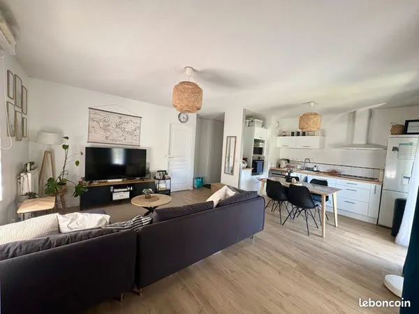 Grand T2 - 52 m2 avec garage