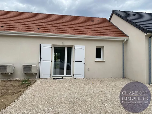 À LOUER - Maison de plain-pied avec extérieur et stationnement
